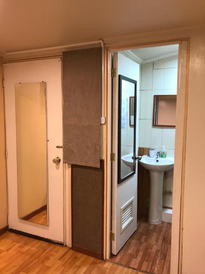Hostal Las Condes Familiar ซานติอาโก ภายนอก รูปภาพ